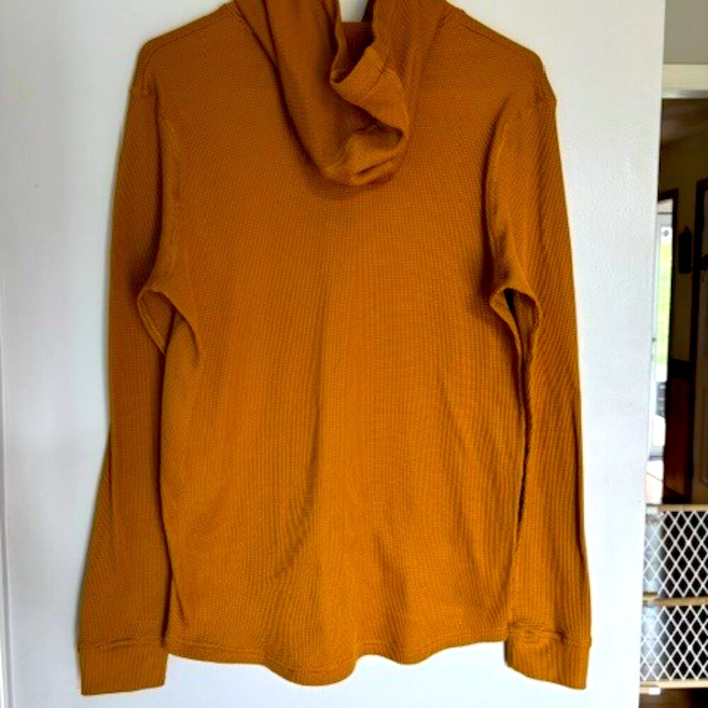 NWOT Under Armour thermal shirt with hood - Picture 5 of 5